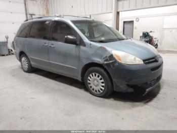  Salvage Toyota Sienna
