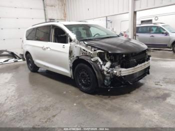  Salvage Chrysler Pacifica