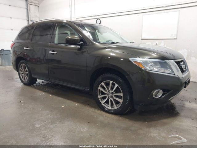  Salvage Nissan Pathfinder