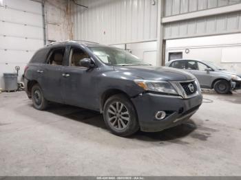  Salvage Nissan Pathfinder