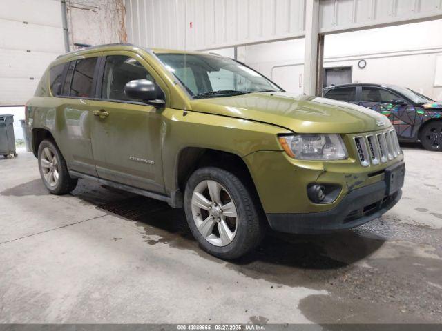  Salvage Jeep Compass