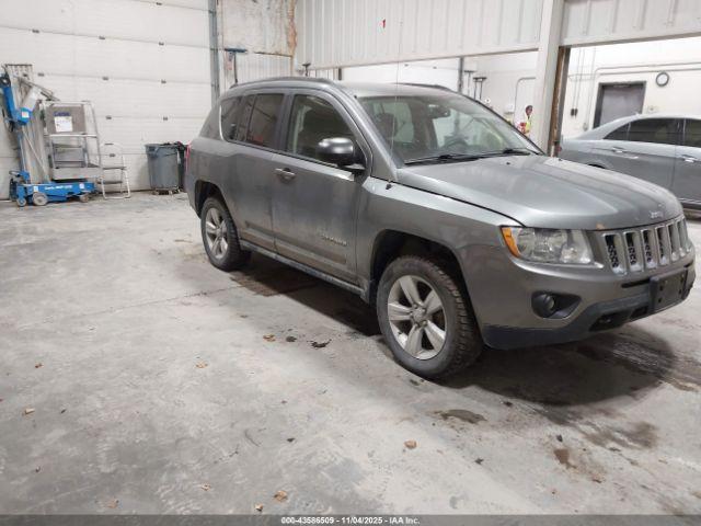  Salvage Jeep Compass