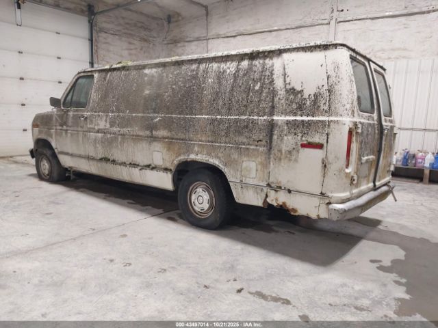 Ford Econoline E150 Super Duty Van Image 2