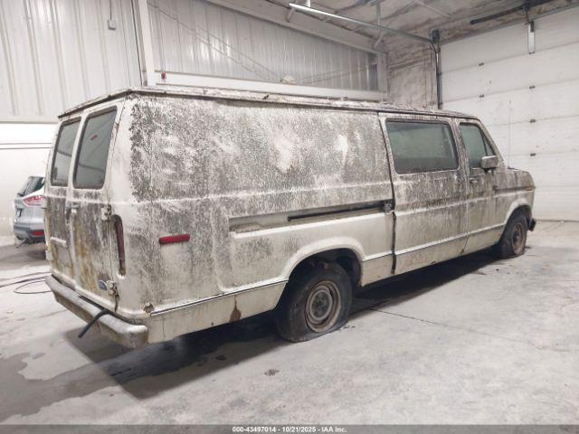 Ford Econoline E150 Super Duty Van Image 6
