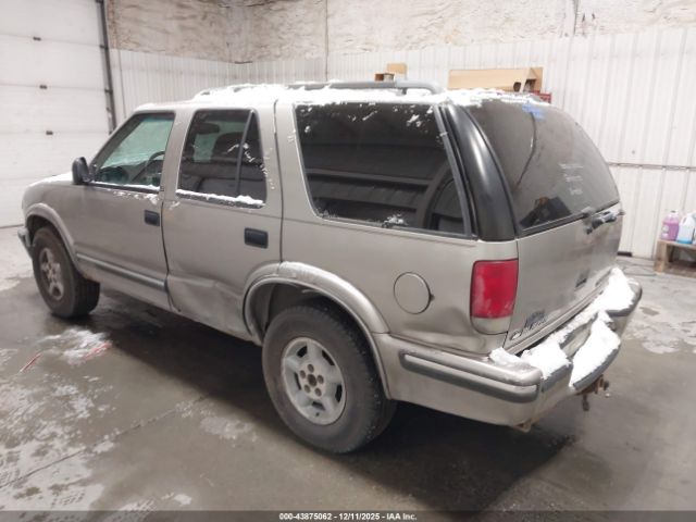 Chevrolet Blazer Ls Image 2