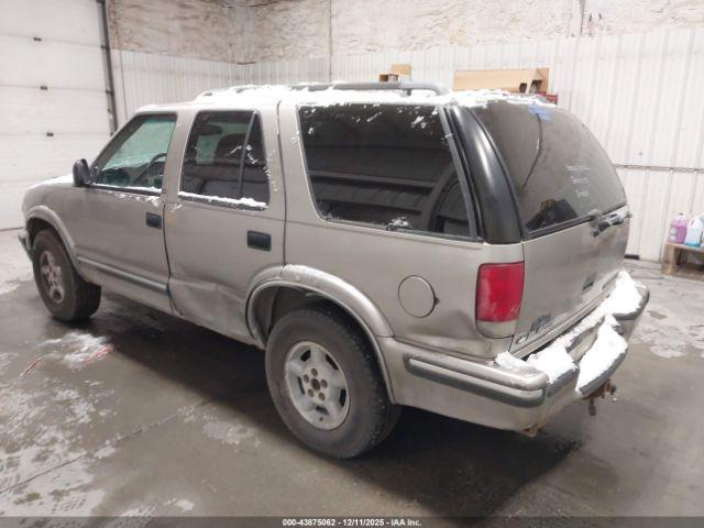 Chevrolet Blazer Ls Image 2