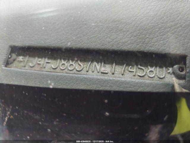 Jeep Cherokee Sport Image 10