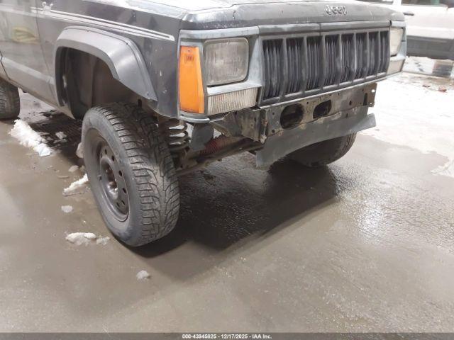 Jeep Cherokee Sport Image 3