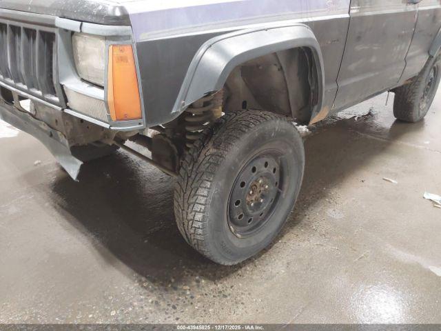 Jeep Cherokee Sport Image 14