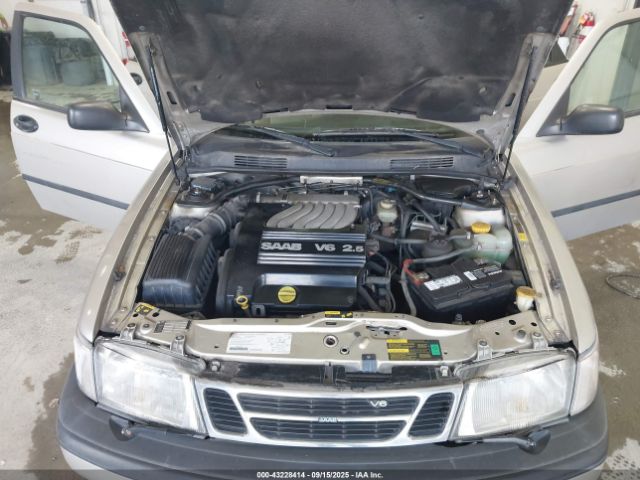 Saab 900 Se Image 10