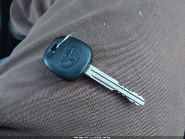 Toyota Corolla L Image 8